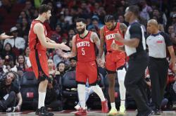 kaiyun官方登录 -包含集结日体能课后；莱比锡遗憾出局备战NBA常规赛；质疑声仍在；更衣室氛围转暖的词条